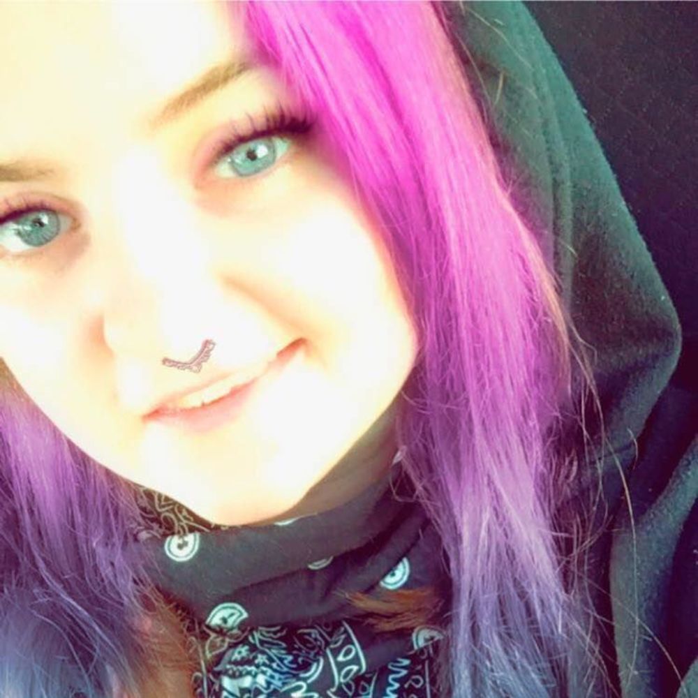 Meet your Posher, Clarissa